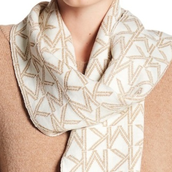 MICHAEL KORS LOGO SCARF WITH METALLIC - Picture 4 of 4